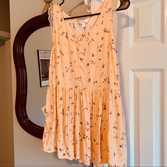LC Lauren Conrad Tops - Lauren Conrad Sleeveless Blouse